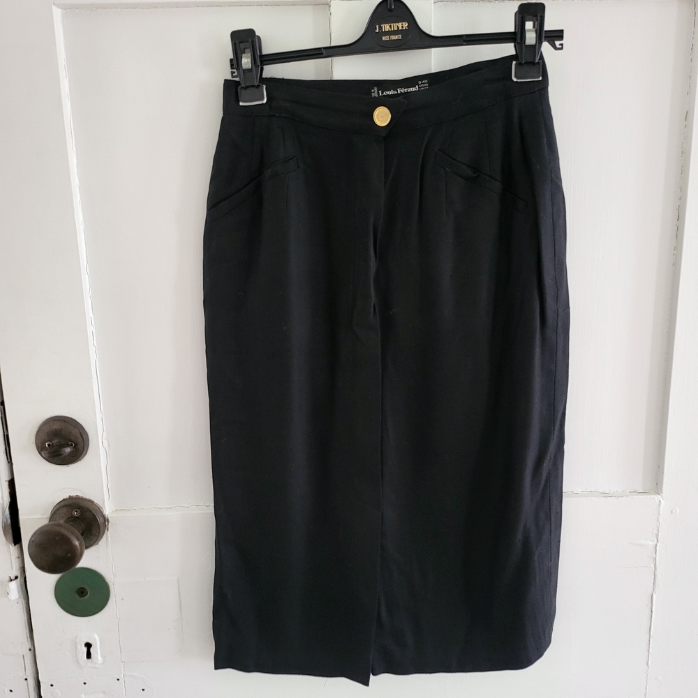 Louis Feraud Classic Black Pencil Skirt
